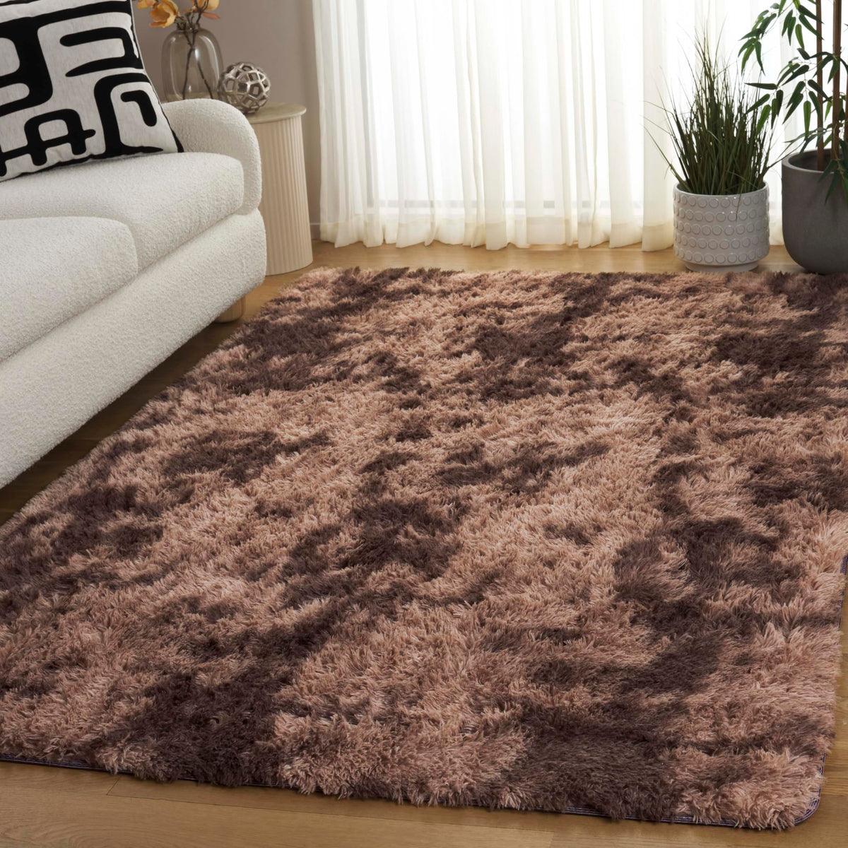 SAFAVIEH Rainbow Shag Collection Area Rug - 8' x 10', Light Beige, Slip Resistant, Non-Shedding & Easy Care, 1.6-inch Thick, Ideal for Living Room, Bedroom, Home Office, Dining Space (RBO100A-8)