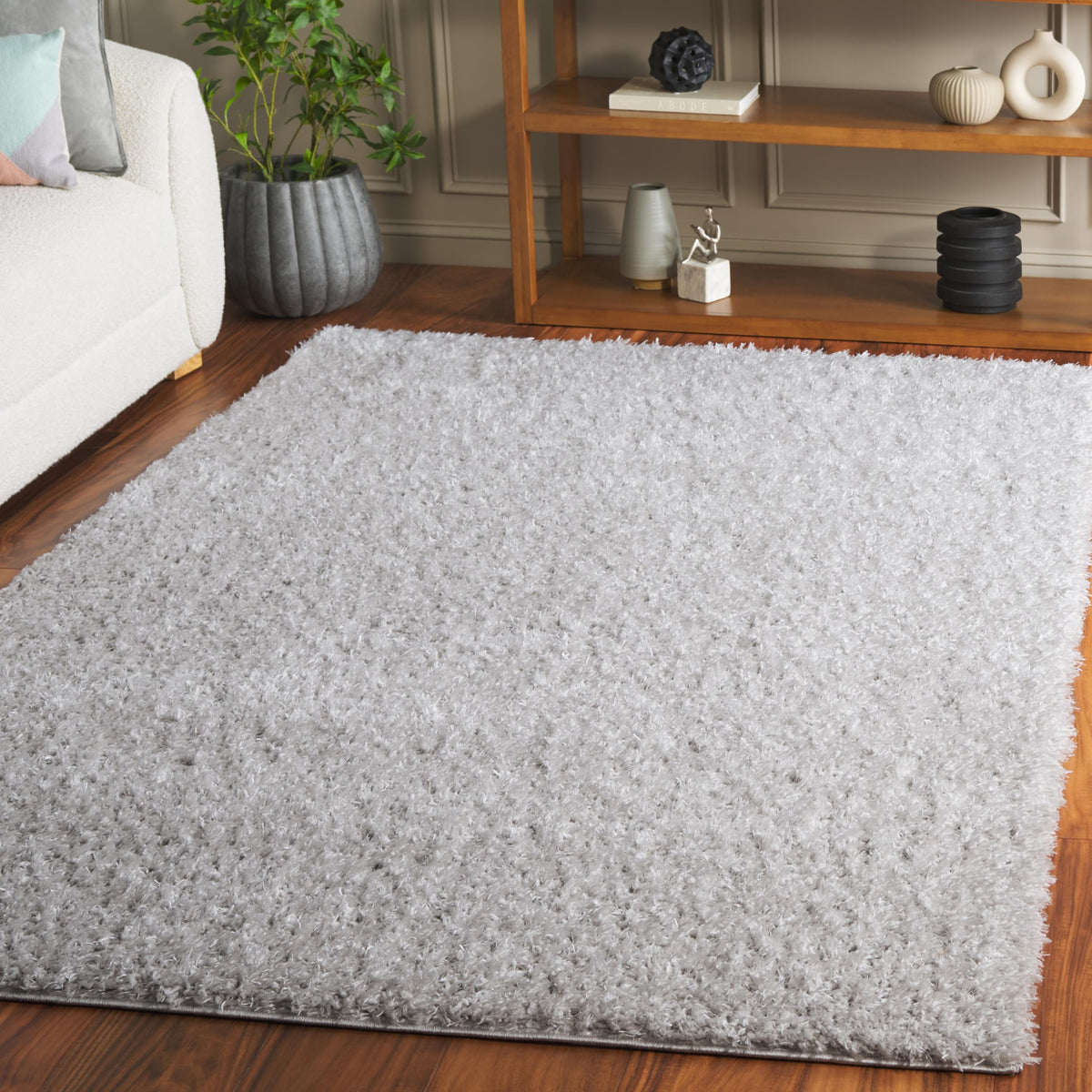 SAFAVIEH Lindsay Shag Collection Area Rug - 4' x 6', Green, Contemporary Design, Ideal for High Traffic Areas in Living Room, Bedroom & Dining Room (LNS560Y-4)