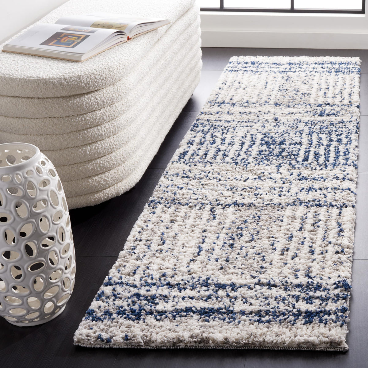 SAFAVIEH Jericho Shag Collection Area Rug - 6' x 9', Black & Rust, Non-Shedding & Easy Care, 1.2-inch Thick, Ideal for the Living Room, Dining Room, Bedroom (JER100Z-6)