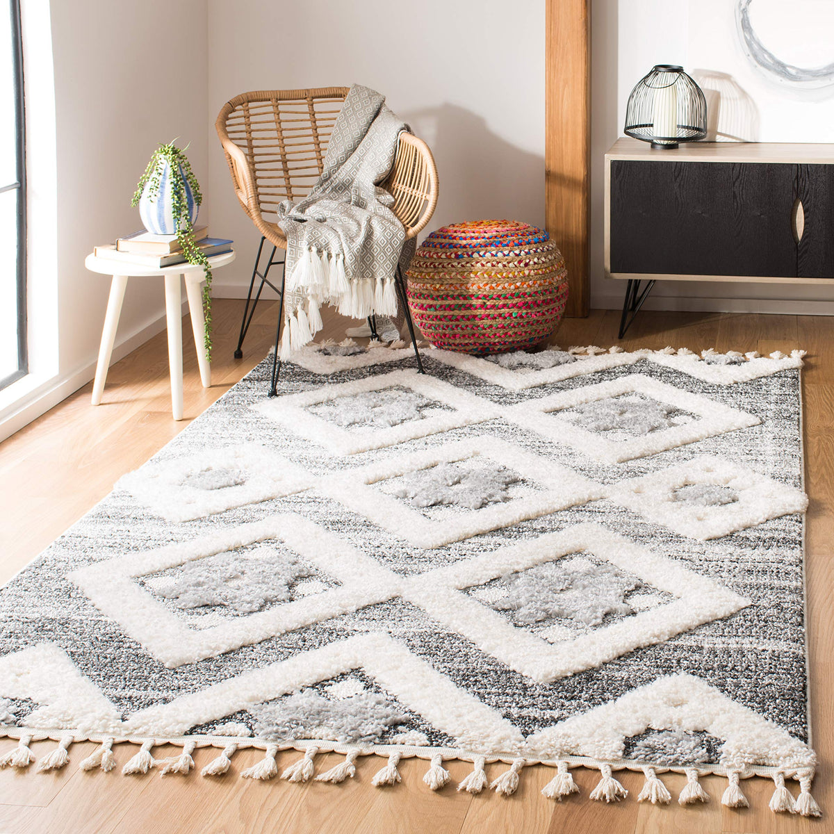 SAFAVIEH Area Rug 8x10 - Moroccan Tassel Shag Collection - Large - Rust & Ivory, Boho Design, Non-Shedding & Easy Cleaning, Plush Pile, Ideal for Living Room, Bedroom, Dining Space (MTS664P)