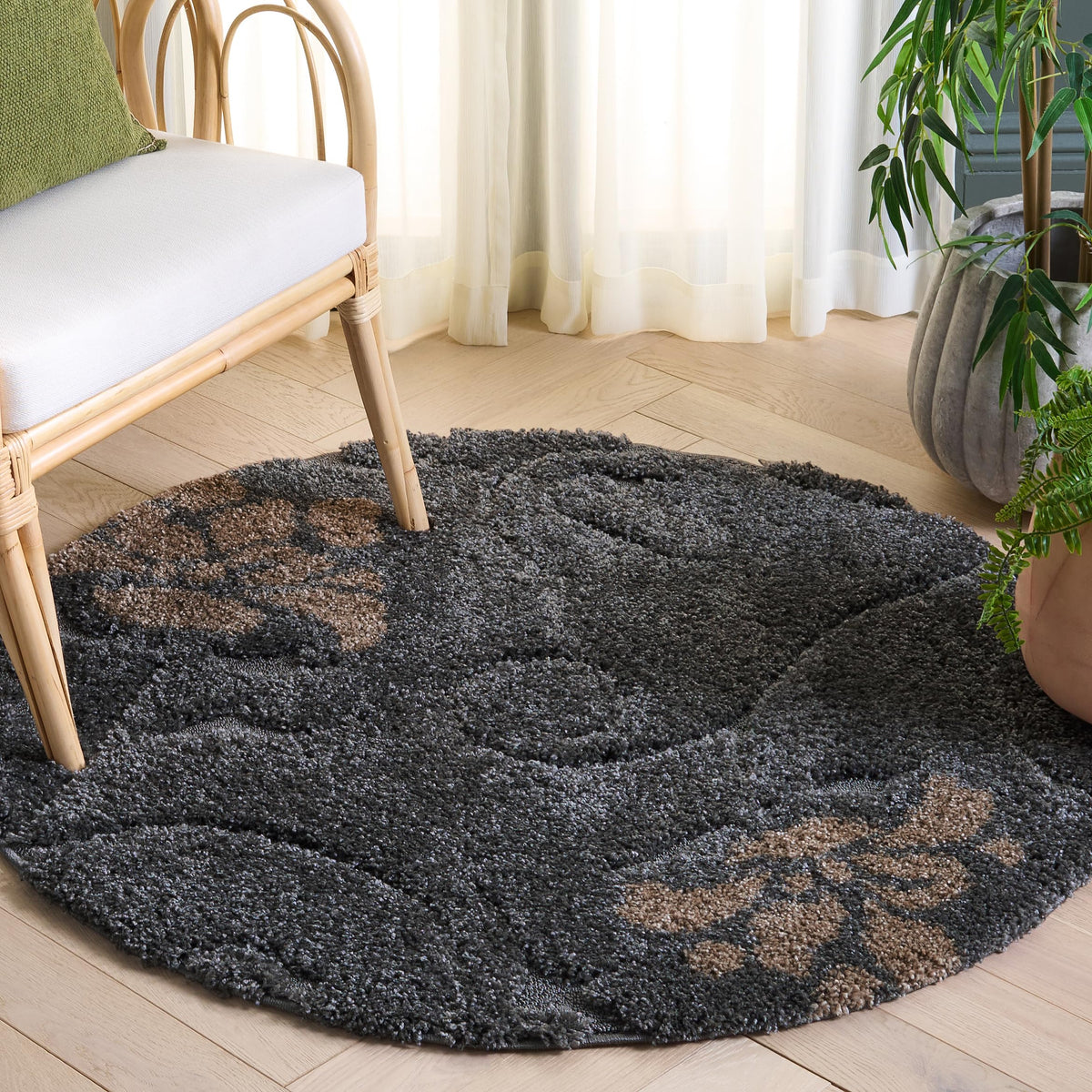 SAFAVIEH Area Rug 8x10 - Florida Shag Collection - Large - Smoke & Beige, Floral Design, Non-Shedding & Easy Cleaning, Plush Thick Pile, Ideal for Living Room, Bedroom, Dining Space (SG464-7913)
