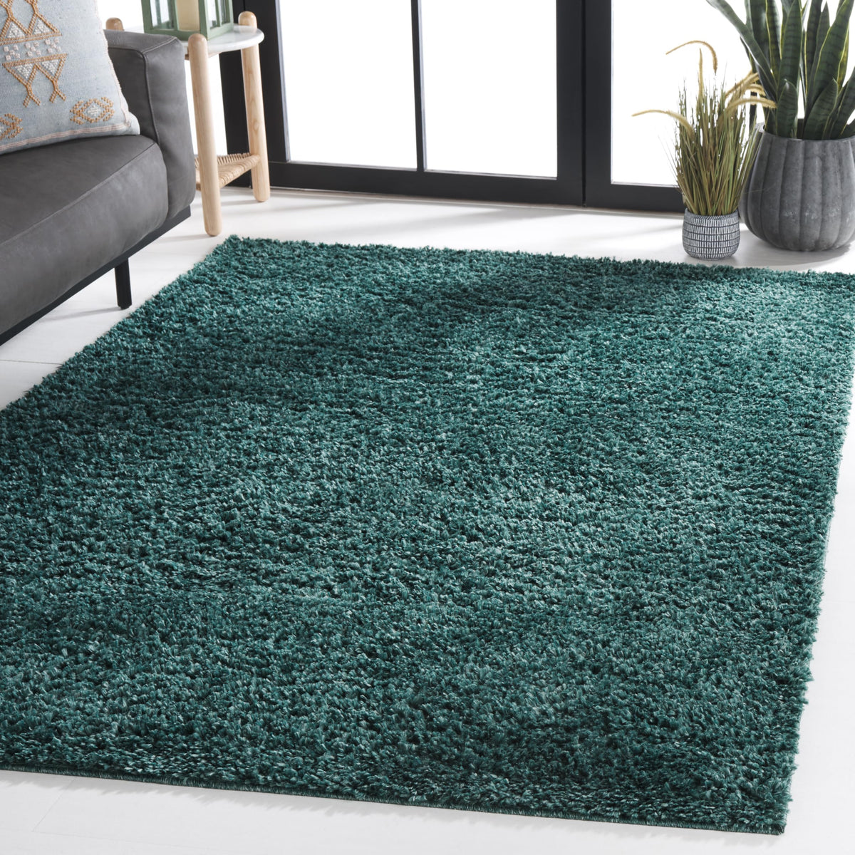SAFAVIEH August Shag Rug 8'x10', Soft Plush Modern Ivory AUG900C