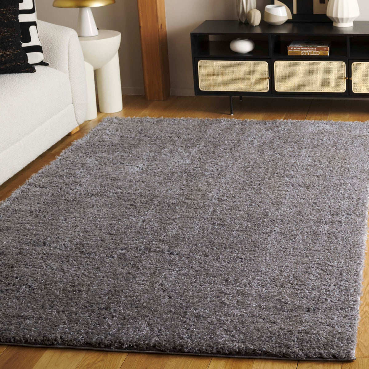 SAFAVIEH Lindsay Shag Collection Area Rug - 4' x 6', Green, Contemporary Design, Ideal for High Traffic Areas in Living Room, Bedroom & Dining Room (LNS560Y-4)