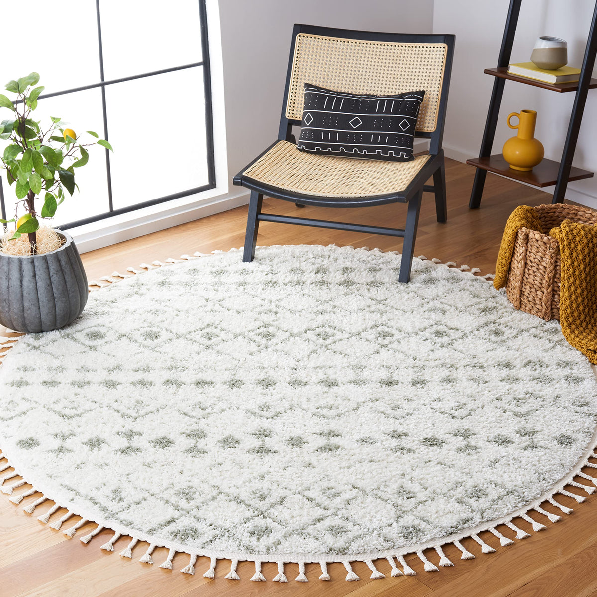 SAFAVIEH Area Rug 8x10 - Berber Fringe Shag Collection - Large - Cream & Dark Grey, Moroccan Design, Non-Shedding & Easy Cleaning, Thick Pile, Ideal for Living Room, Bedroom, Dining Space (BFG516A)