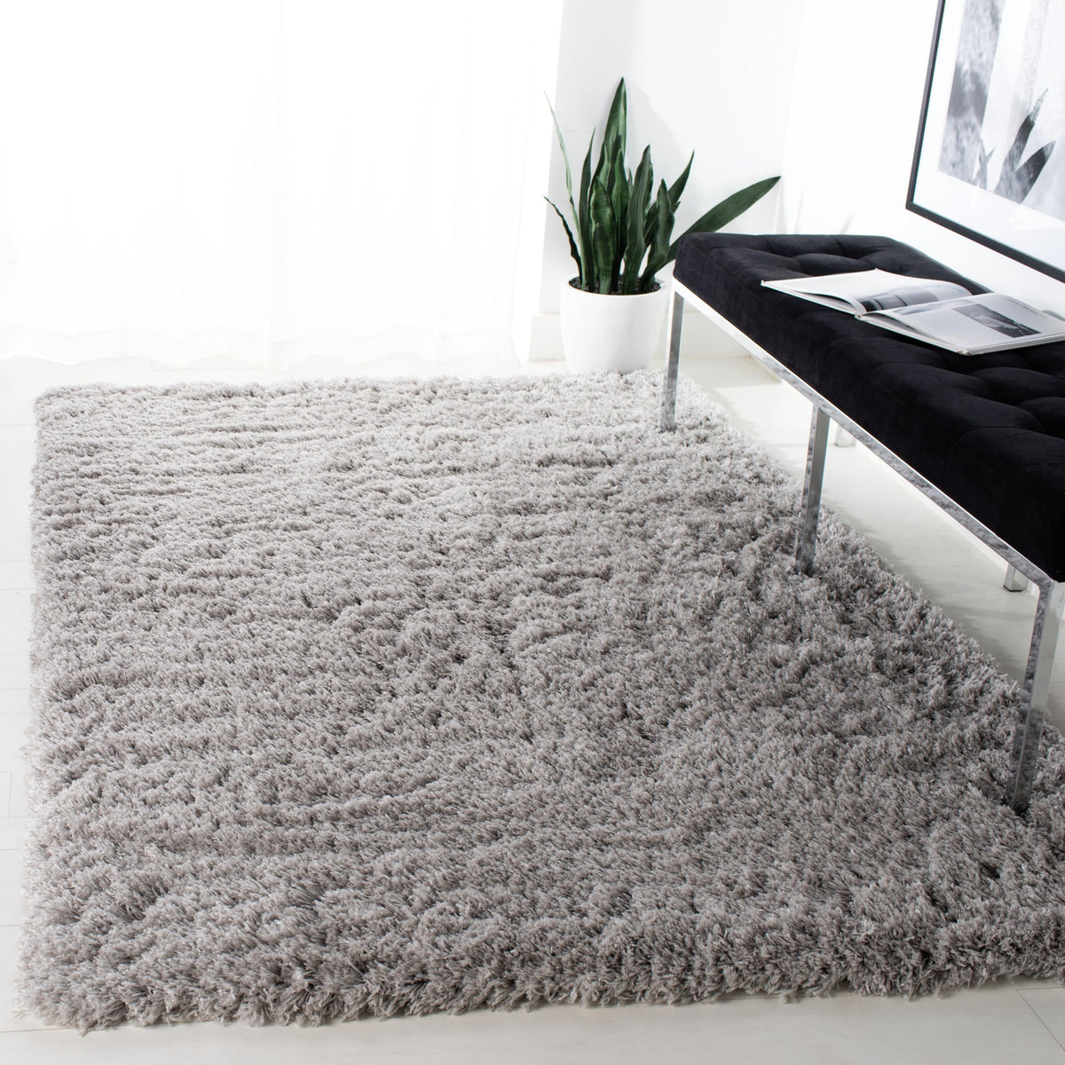 SAFAVIEH Polar Shag Collection Area Rug - 4' Round, Light Beige, Solid Glam Design, Non-Shedding & Easy Care, 3-inch Thick Ideal for High Traffic Areas in Living Room, Bedroom (PSG800A)