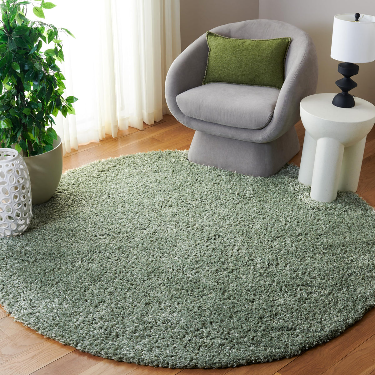 SAFAVIEH Lindsay Shag Collection Area Rug - 4' x 6', Green, Contemporary Design, Ideal for High Traffic Areas in Living Room, Bedroom & Dining Room (LNS560Y-4)