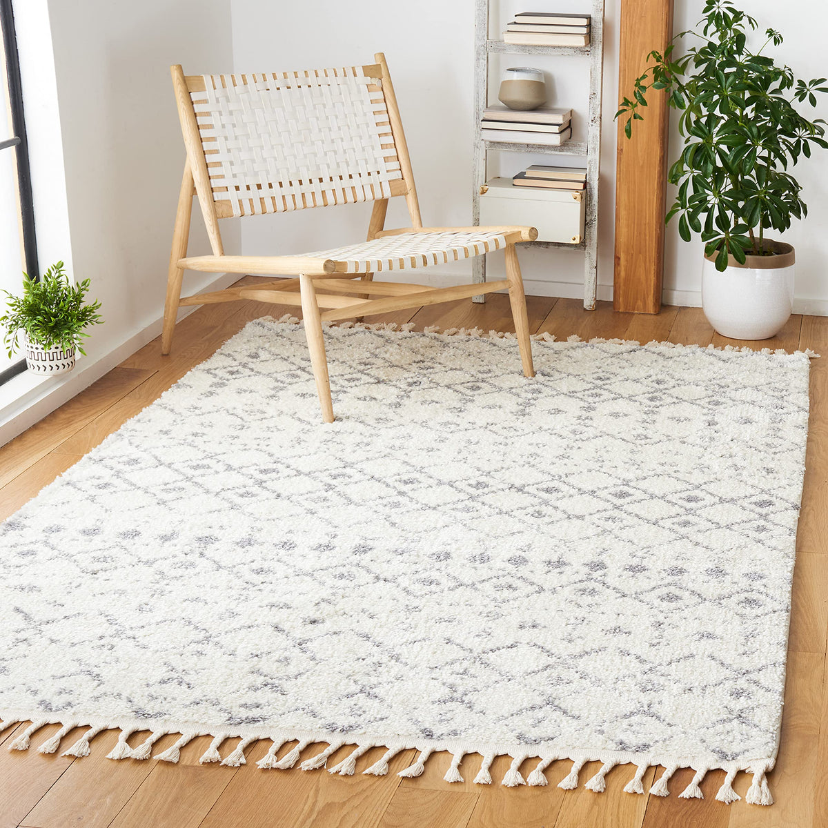 SAFAVIEH Area Rug 8x10 - Berber Fringe Shag Collection - Large - Cream & Dark Grey, Moroccan Design, Non-Shedding & Easy Cleaning, Thick Pile, Ideal for Living Room, Bedroom, Dining Space (BFG516A)