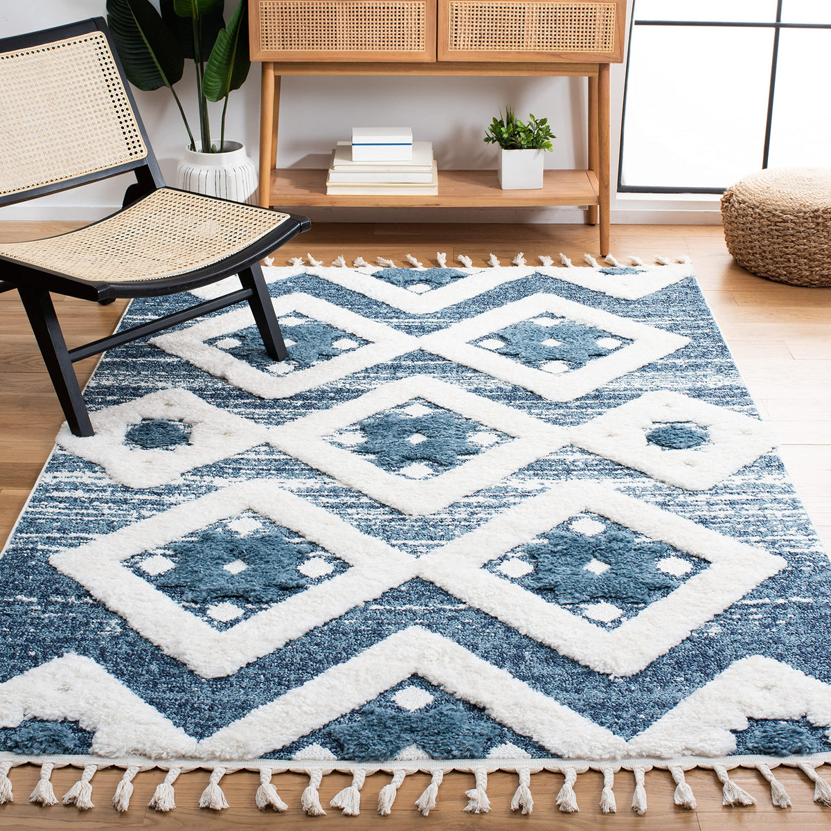 SAFAVIEH Area Rug 8x10 - Moroccan Tassel Shag Collection - Large - Rust & Ivory, Boho Design, Non-Shedding & Easy Cleaning, Plush Pile, Ideal for Living Room, Bedroom, Dining Space (MTS664P)