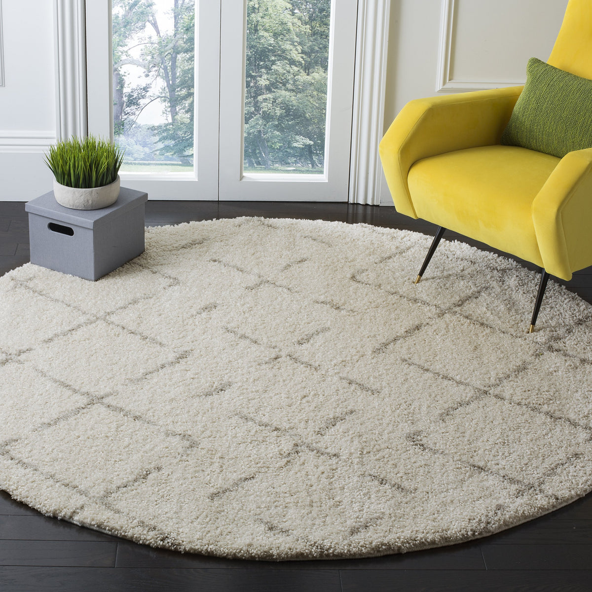 SAFAVIEH Arizona Shag Rug 5'1"x7'6", Soft Plush Ivory & Beige ASG743A