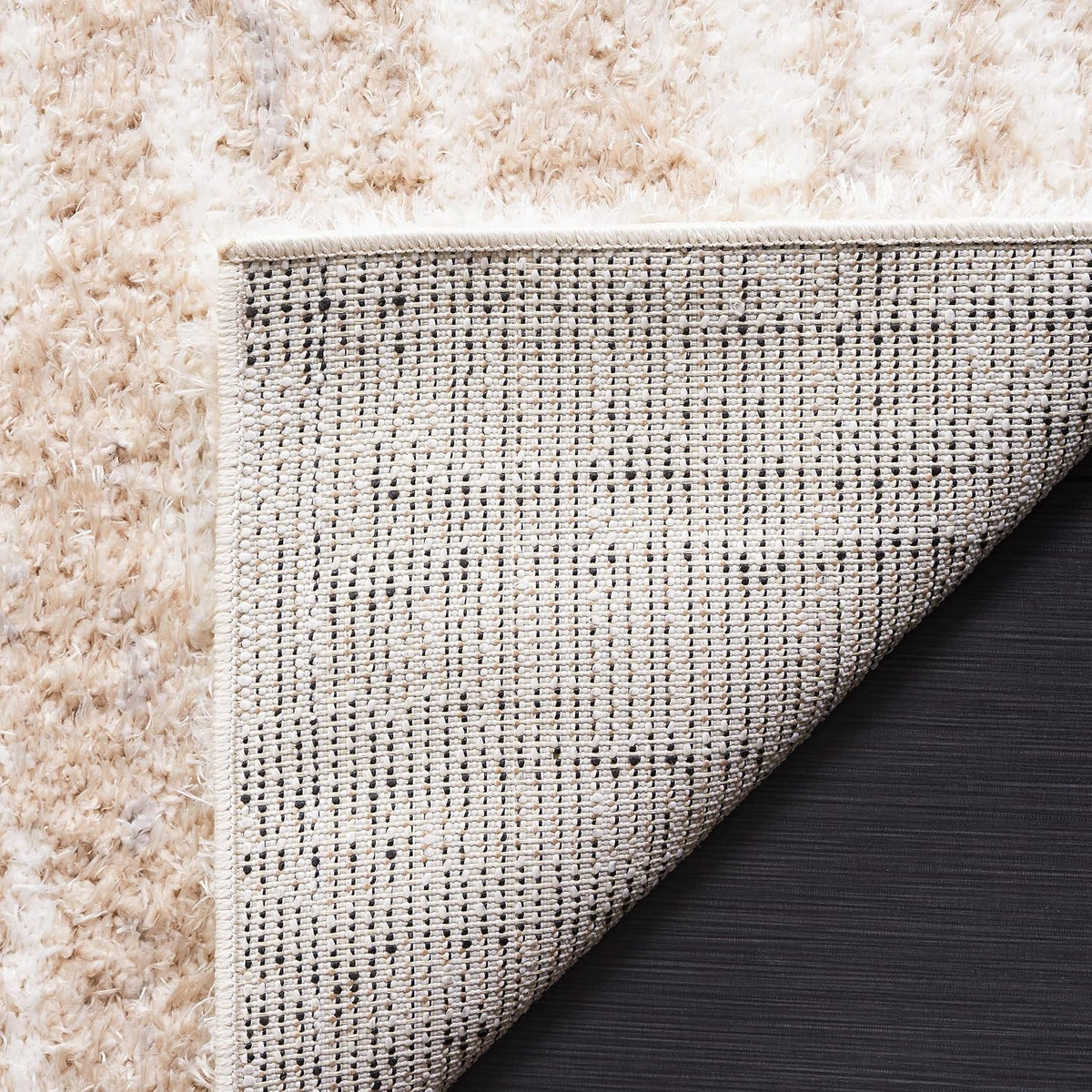 SAFAVIEH Area Rug 8x10 - Lindsay Shag Collection - Large - Beige & Ivory, Non-Shedding & Easy Cleaning, Ultra Plush Thick Pile, Ideal for Living Room, Bedroom, Dining Space (LNS554B)