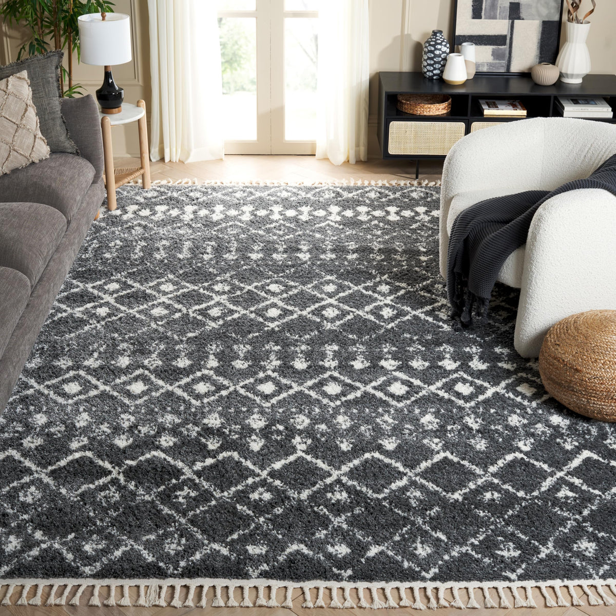 SAFAVIEH Area Rug 8x10 - Berber Fringe Shag Collection - Large - Cream & Dark Grey, Moroccan Design, Non-Shedding & Easy Cleaning, Thick Pile, Ideal for Living Room, Bedroom, Dining Space (BFG516A)