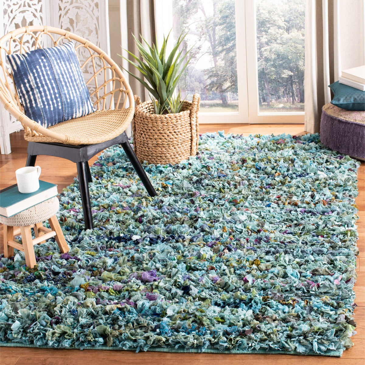 SAFAVIEH Rio Shag Collection Area Rug - 5' x 8', Creme, Handmade Decorative, 3.5-inch Thick Ideal for High Traffic Areas in Living Room, Bedroom (SG951W)