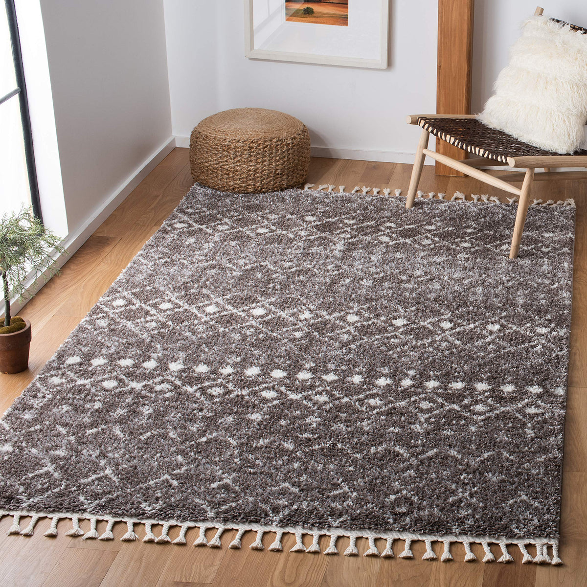 SAFAVIEH Area Rug 8x10 - Berber Fringe Shag Collection - Large - Cream & Dark Grey, Moroccan Design, Non-Shedding & Easy Cleaning, Thick Pile, Ideal for Living Room, Bedroom, Dining Space (BFG516A)