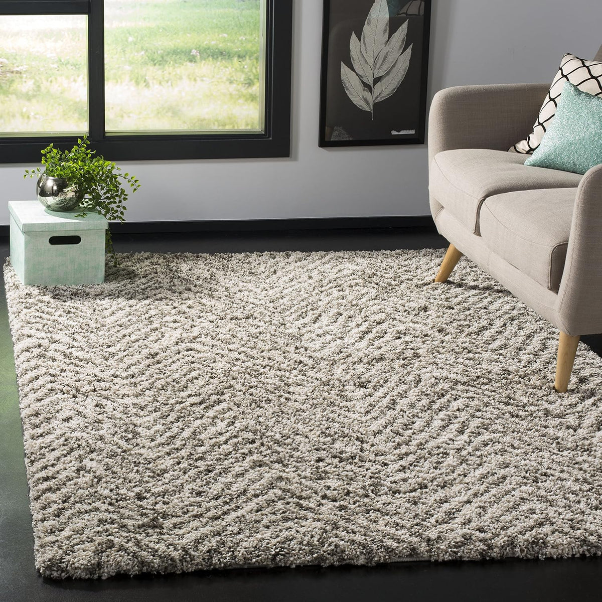SAFAVIEH Hudson Shag Square Rug 7', Plush Chevron Ivory & Grey SGH375A