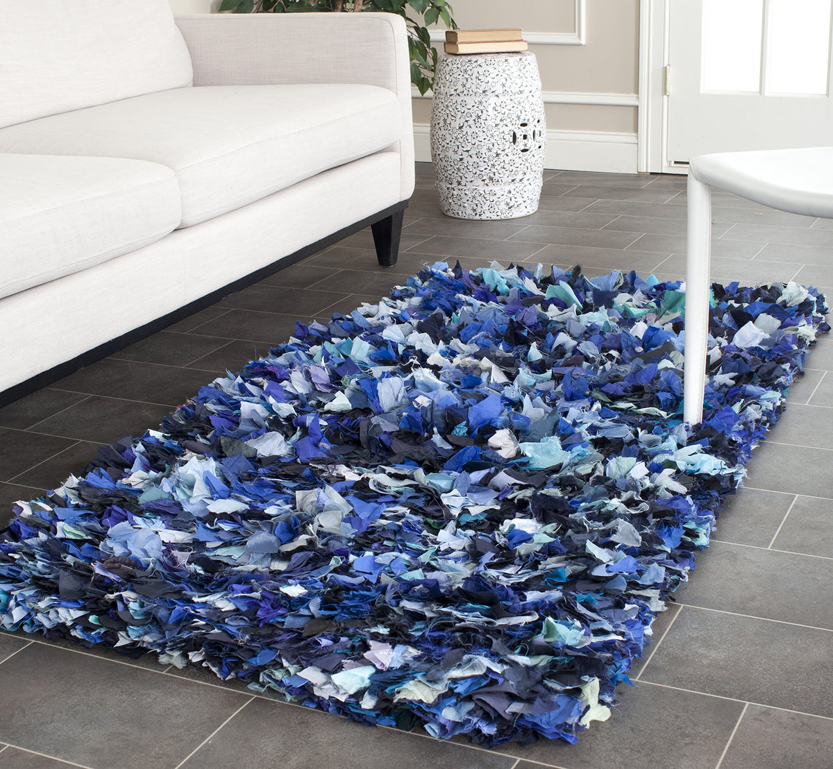 SAFAVIEH Rio Shag Collection Area Rug - 5' x 8', Creme, Handmade Decorative, 3.5-inch Thick Ideal for High Traffic Areas in Living Room, Bedroom (SG951W)