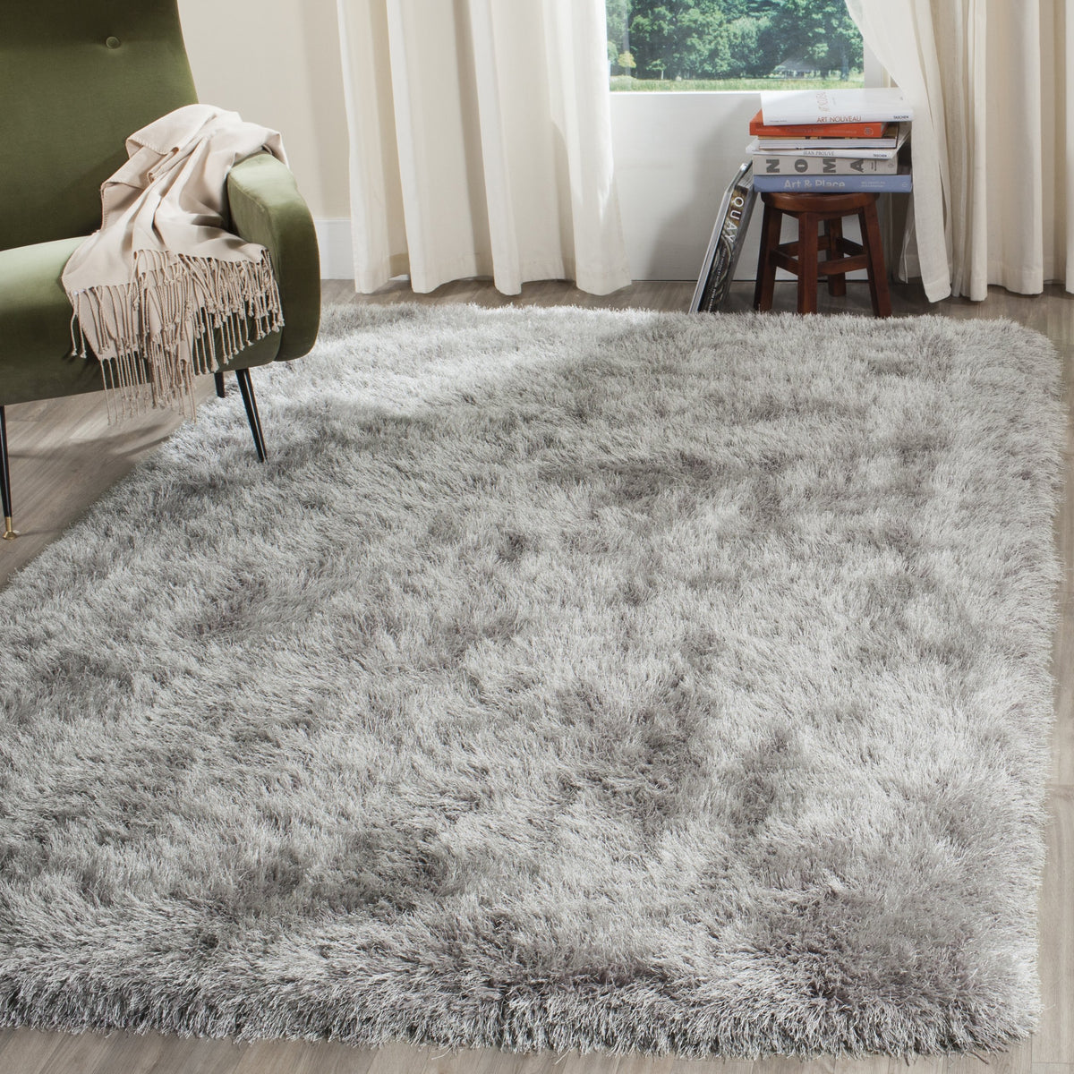 SAFAVIEH Venice Shag Collection Area Rug - 7'6" x 9'6", Pearl, Handmade Glam, 3-inch Thick Ideal for High Traffic Areas in Living Room, Bedroom (SG256P)