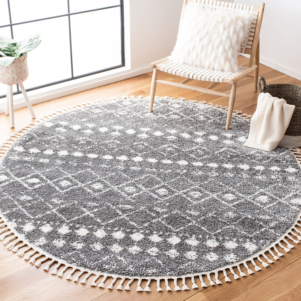 SAFAVIEH Area Rug 8x10 - Berber Fringe Shag Collection - Large - Cream & Dark Grey, Moroccan Design, Non-Shedding & Easy Cleaning, Thick Pile, Ideal for Living Room, Bedroom, Dining Space (BFG516A)