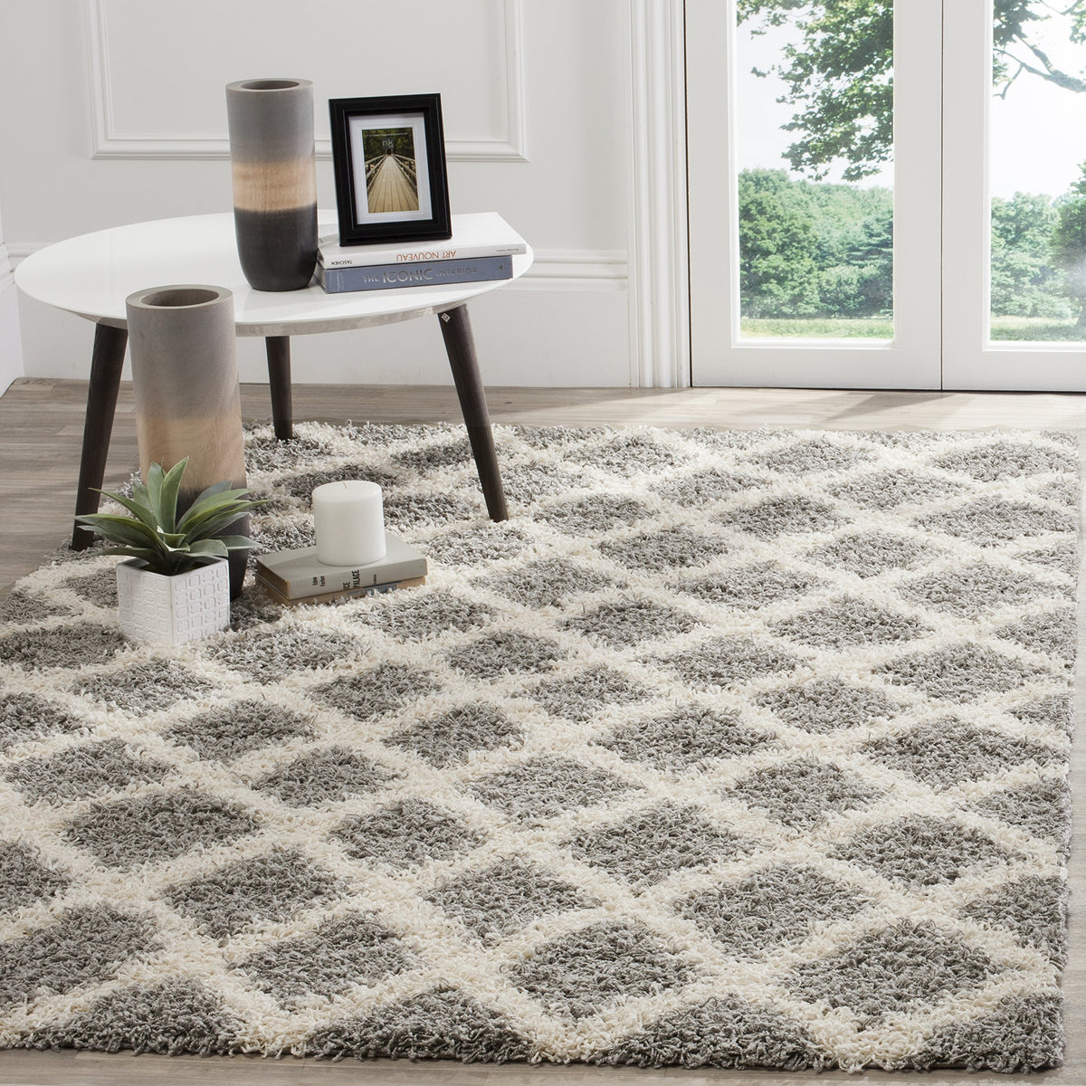 SAFAVIEH Area Rug 8x10 - Dallas Shag Collection - Large - Dark Grey & Ivory, Trellis Pattern, Non-Shedding & Easy Cleaning, Plush Thick Pile, Ideal for Living Room, Bedroom, Dining Space (SGDS258A)
