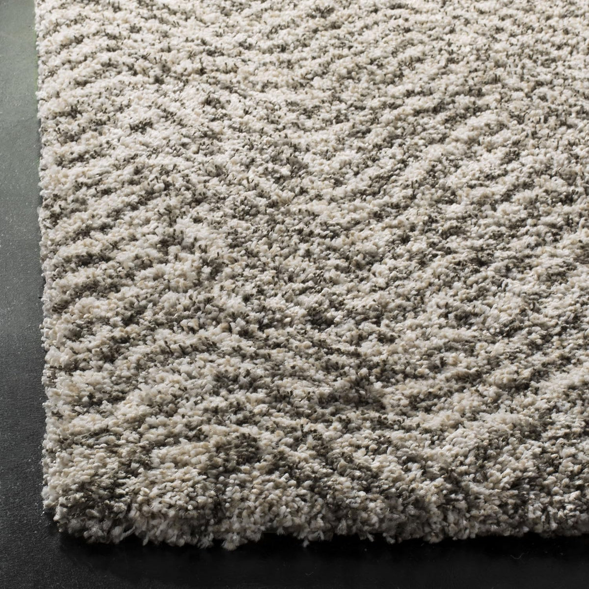 SAFAVIEH Hudson Shag Square Rug 7', Plush Chevron Ivory & Grey SGH375A