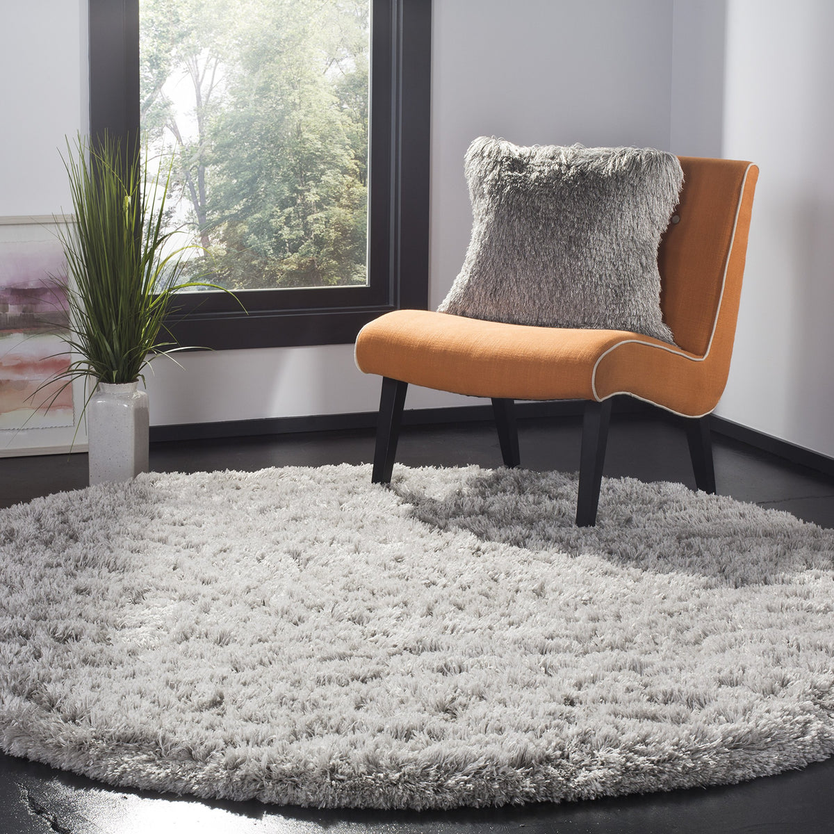 SAFAVIEH Polar Shag Collection Area Rug - 4' Round, Light Beige, Solid Glam Design, Non-Shedding & Easy Care, 3-inch Thick Ideal for High Traffic Areas in Living Room, Bedroom (PSG800A)