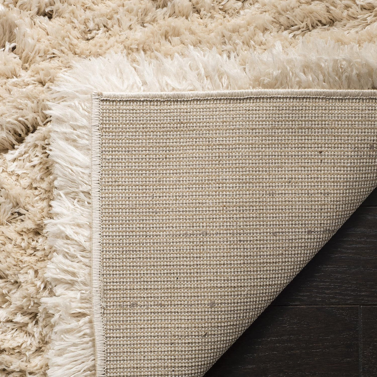 SAFAVIEH Polar Shag Collection Area Rug - 4' Round, Light Beige, Solid Glam Design, Non-Shedding & Easy Care, 3-inch Thick Ideal for High Traffic Areas in Living Room, Bedroom (PSG800A)