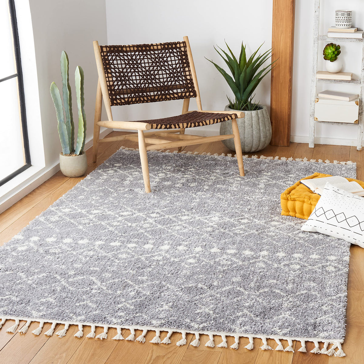 SAFAVIEH Area Rug 8x10 - Berber Fringe Shag Collection - Large - Cream & Dark Grey, Moroccan Design, Non-Shedding & Easy Cleaning, Thick Pile, Ideal for Living Room, Bedroom, Dining Space (BFG516A)