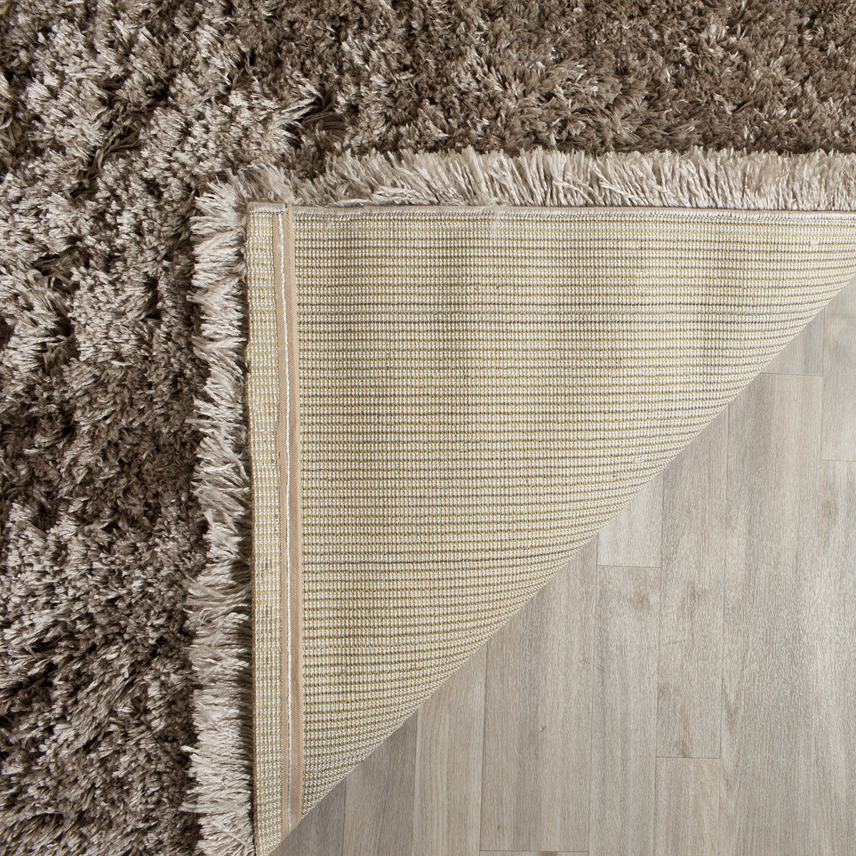 SAFAVIEH Polar Shag Collection Area Rug - 4' Round, Light Beige, Solid Glam Design, Non-Shedding & Easy Care, 3-inch Thick Ideal for High Traffic Areas in Living Room, Bedroom (PSG800A)