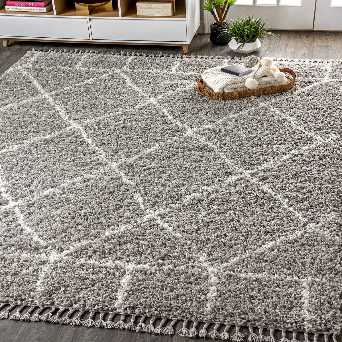 JONATHAN Y Mercer Shag Plush Tassel Blue/Cream Indoor Area Rug, 8x10, Moroccan Geometric Trellis, Easy-Cleaning for Living Room, Bedroom, Kitchen, Pet Friendly, Non-Shedding (MCR101A-8)