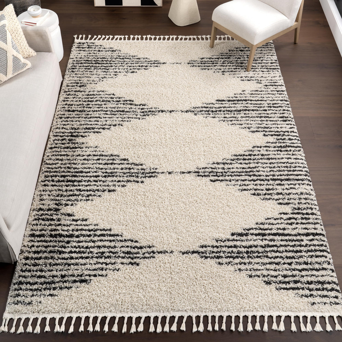 nuLOOM Bria Off White Diamond Power Loomed Area Rug, Oval 3' x 5'