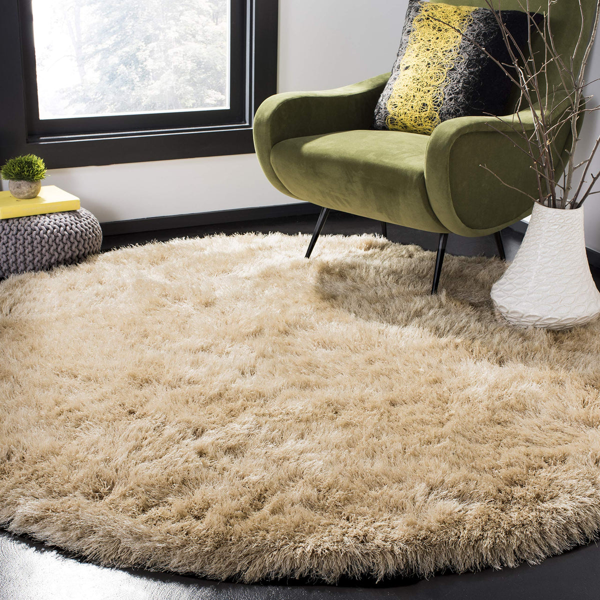 SAFAVIEH Venice Shag Collection Area Rug - 7'6" x 9'6", Pearl, Handmade Glam, 3-inch Thick Ideal for High Traffic Areas in Living Room, Bedroom (SG256P)